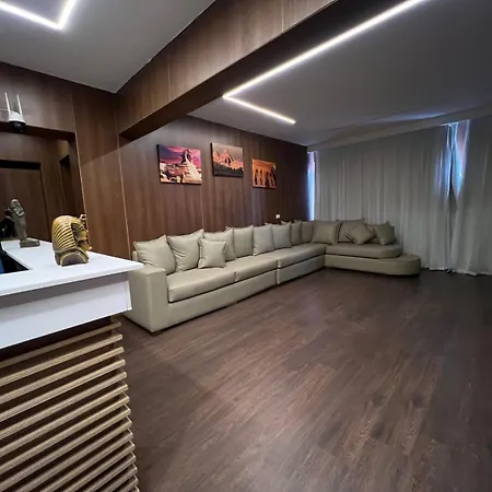 City Hotel